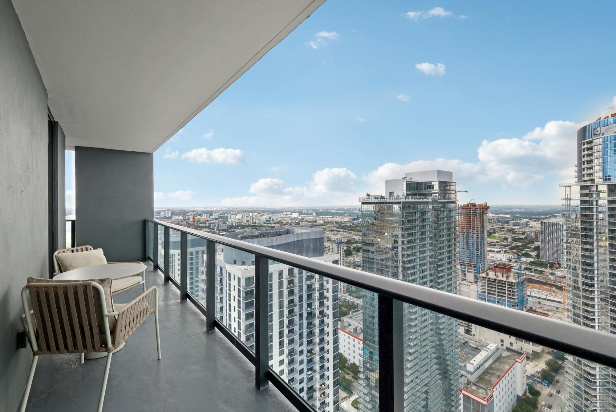 Aparthotel Stunning Lux 2 Bed 2 Bath With Panoramic View From Balcony