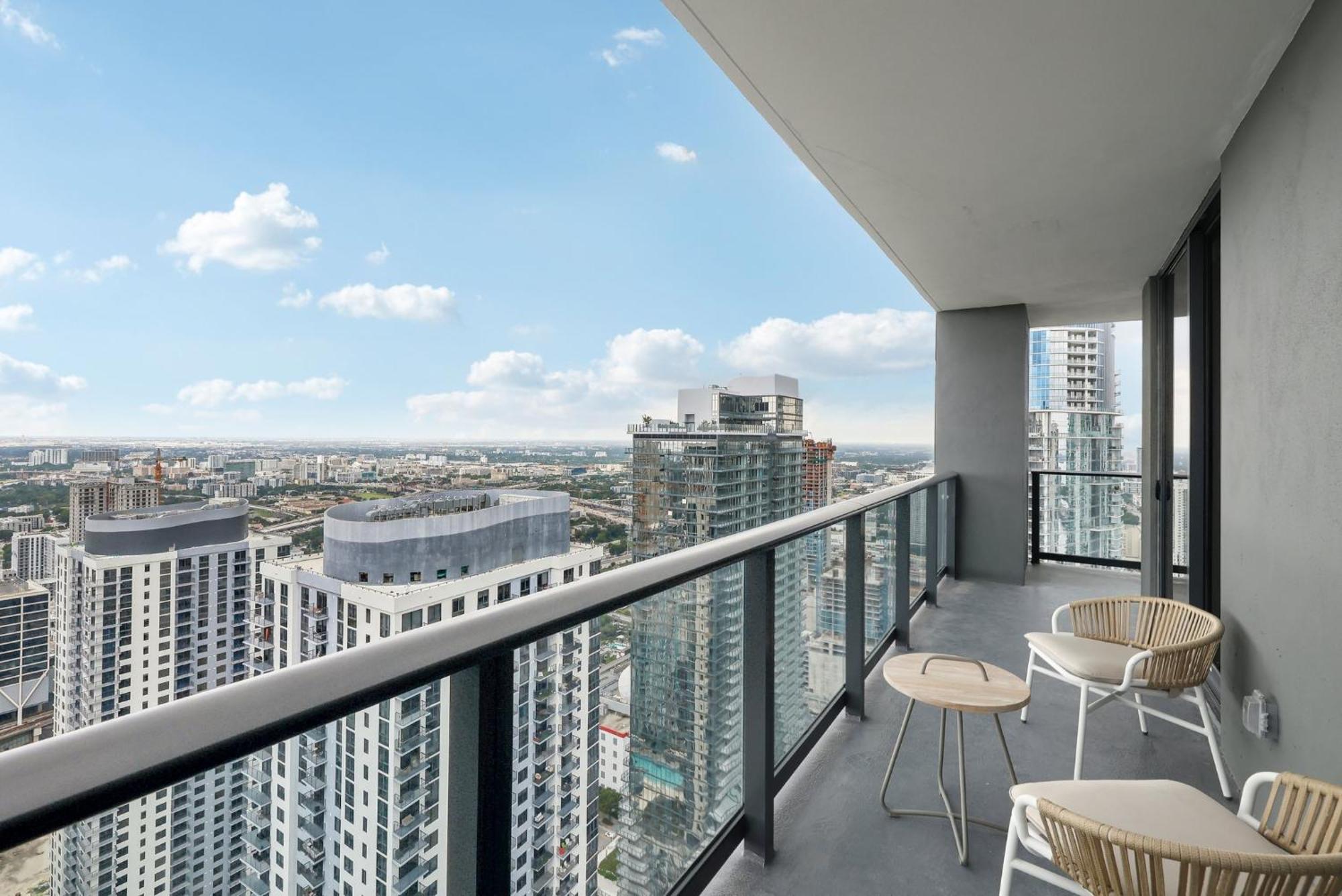 Stunning Lux 2 Bed 2 Bath With Panoramic View From Balcony Aparthotel