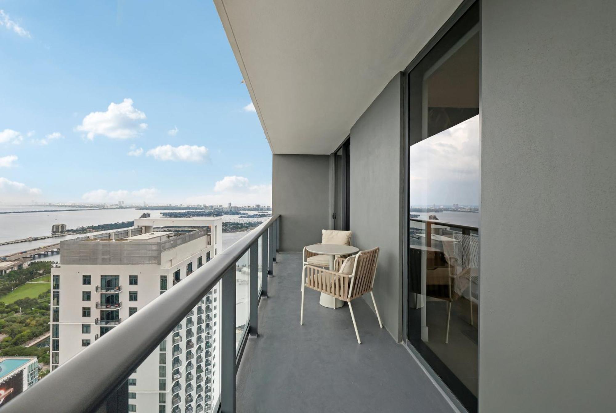 Aparthotel Stunning Lux 2 Bed 2 Bath With Panoramic View From Balcony *