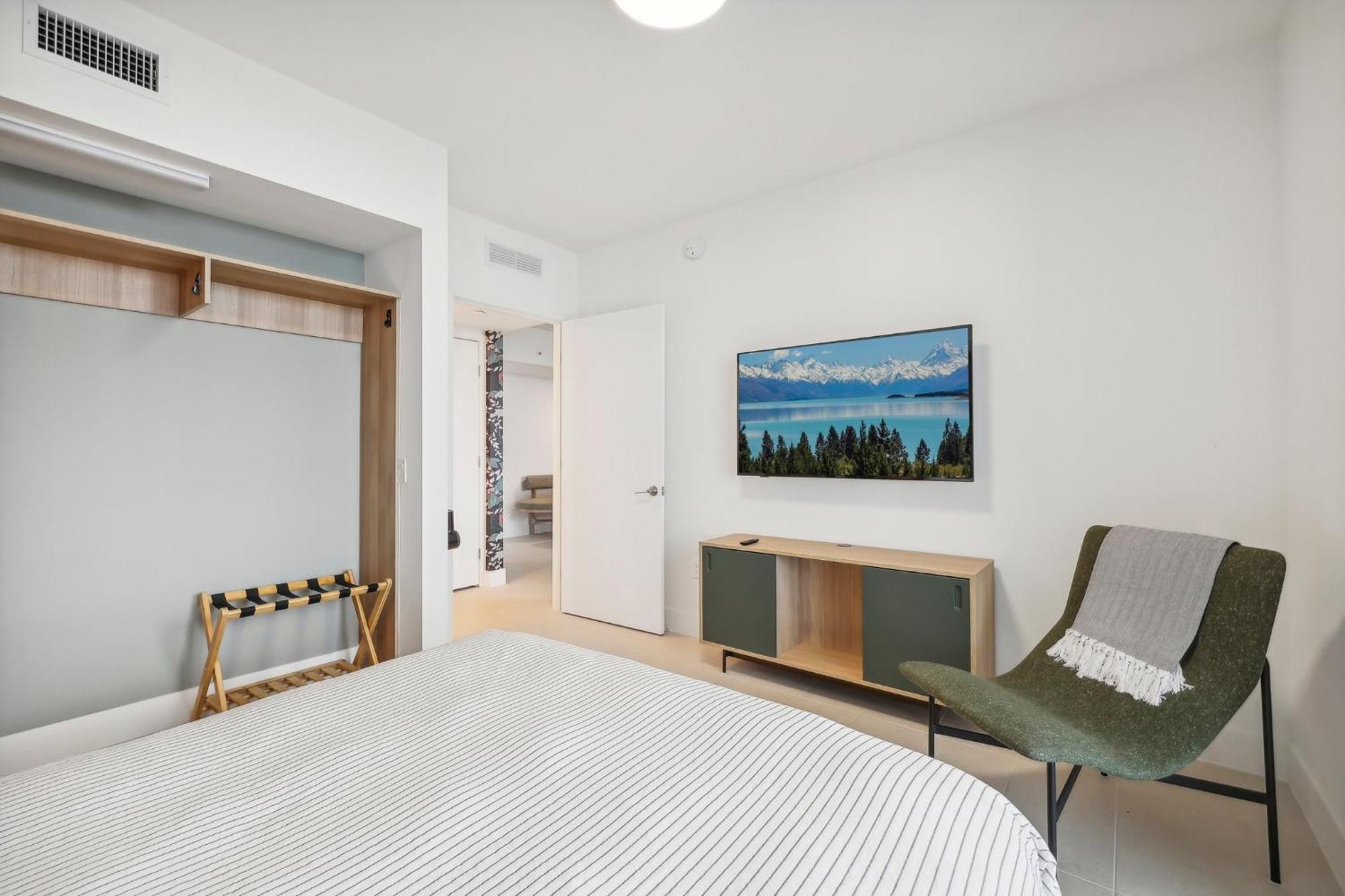 Aparthotel Stunning Lux 2 Bed 2 Bath With Panoramic View From Balcony